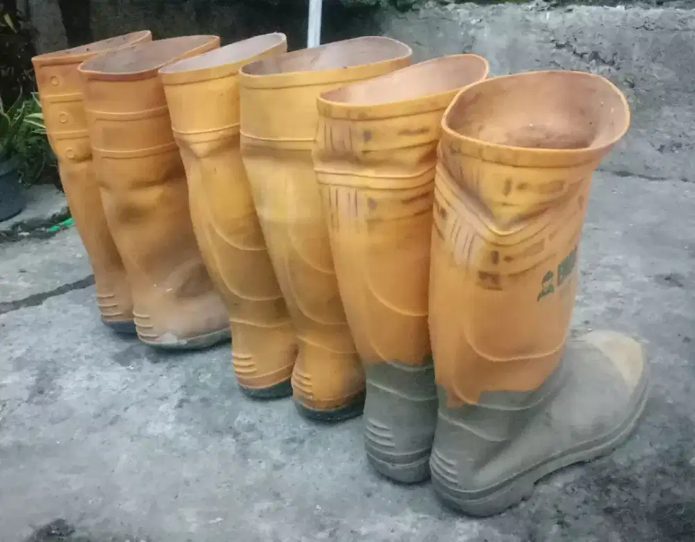 SEPATU BOOTS KARET 3 PASANG RP. 19 RIBU