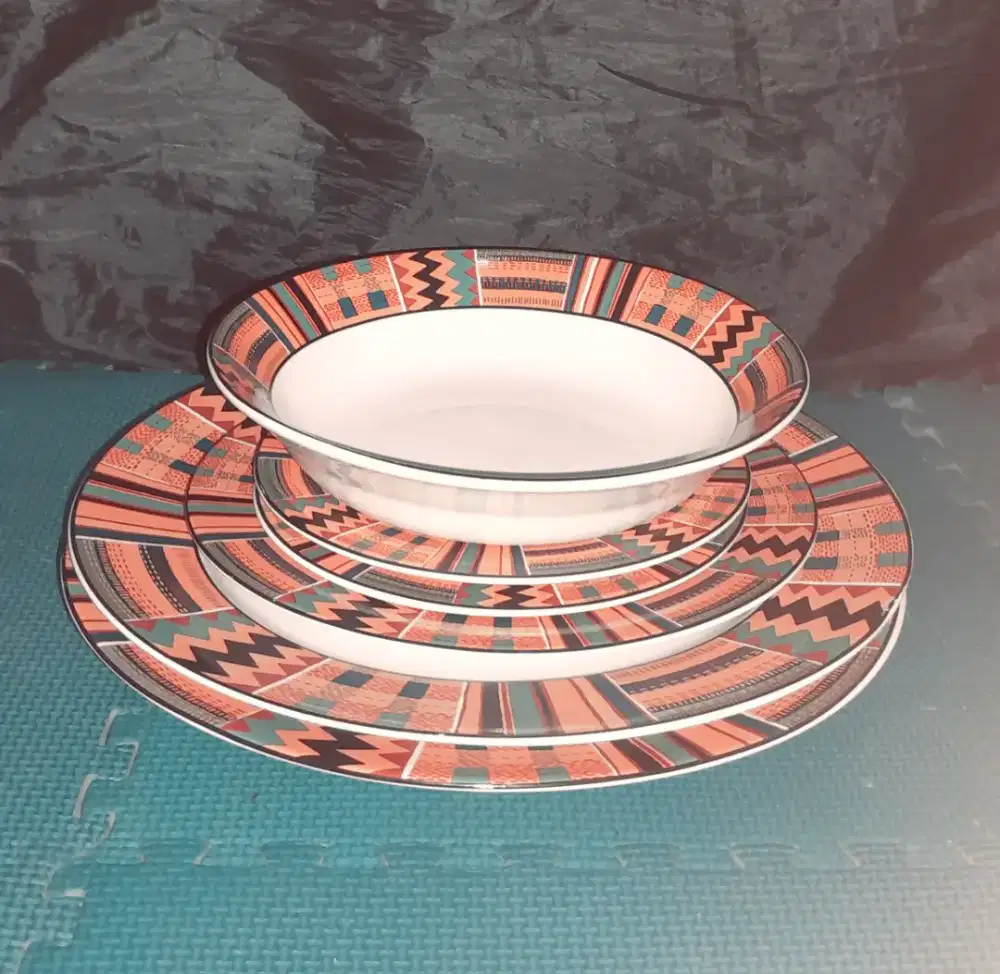 PIRING DAN MANGKOK KRAMIK JADUL