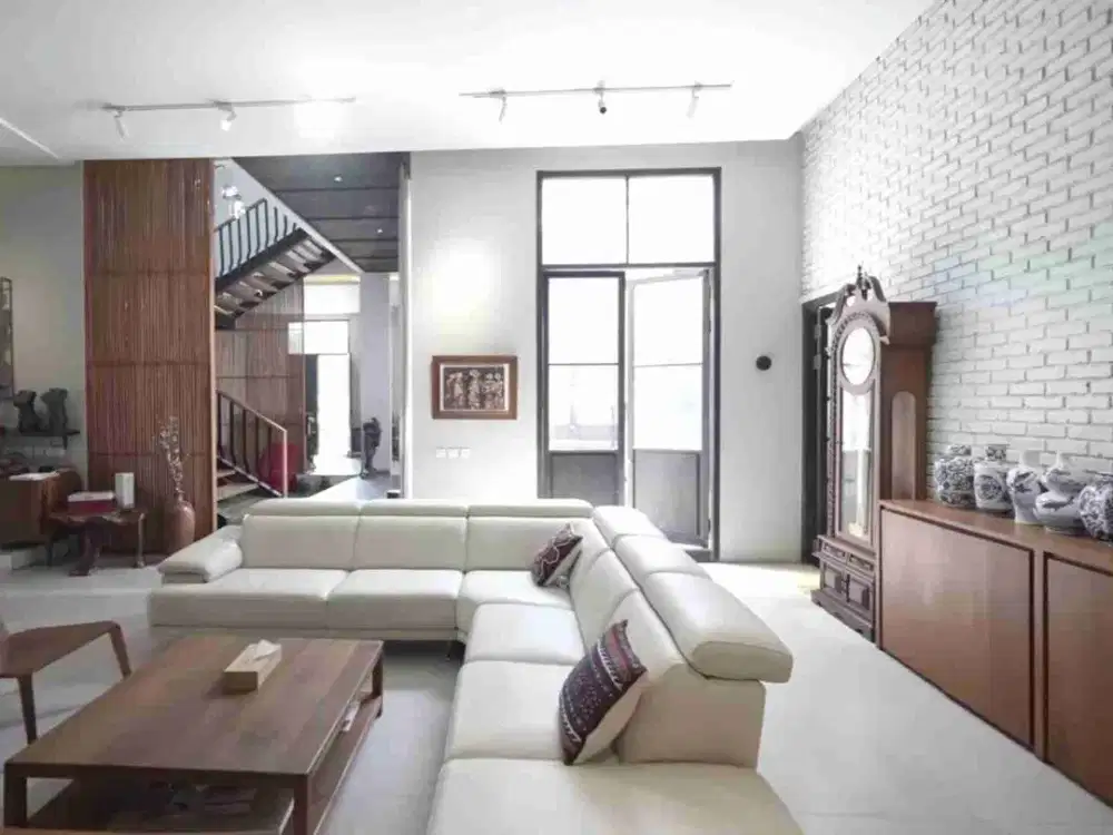 Rumah Cantik Asri dan Artistik di Aristoteles Gading Serpong Tangerang
