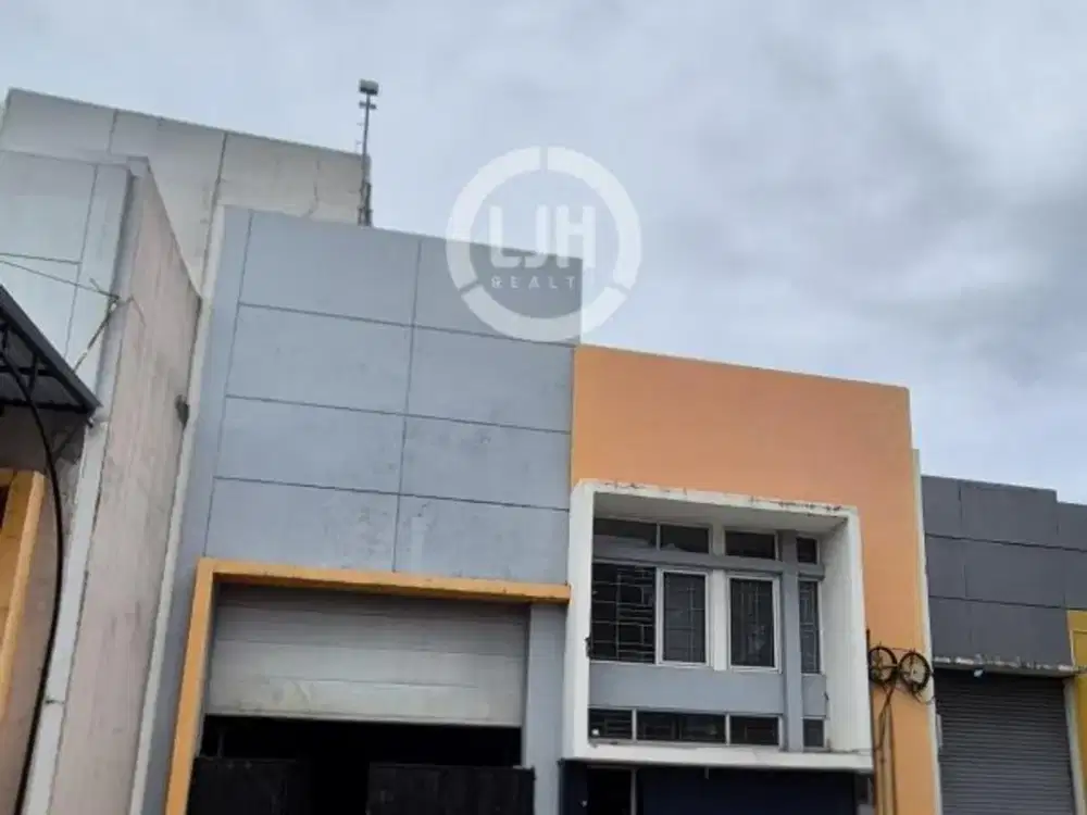 Gudang Dengan Parkir Luas di Bizpark, Penggilingan, Jakarta Timur