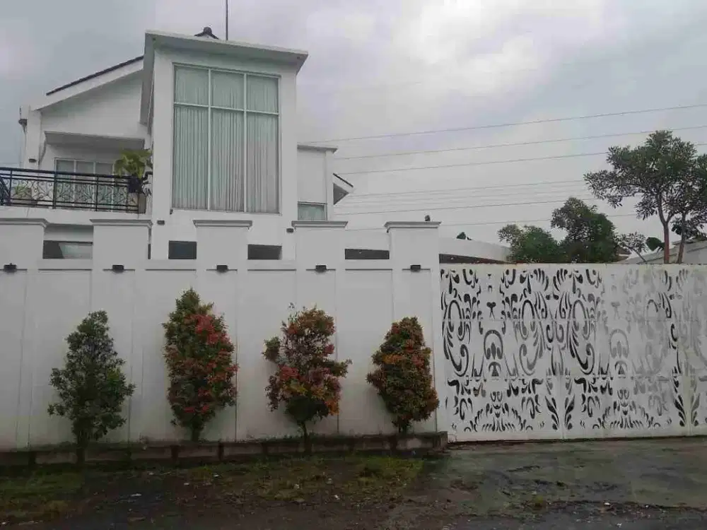 Dijual rumah mewah di banyuanyar solo