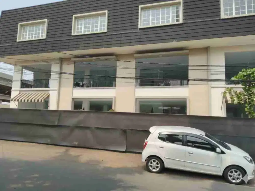 disewa gedung kantor 3 lantai posisi hook di kalimalang