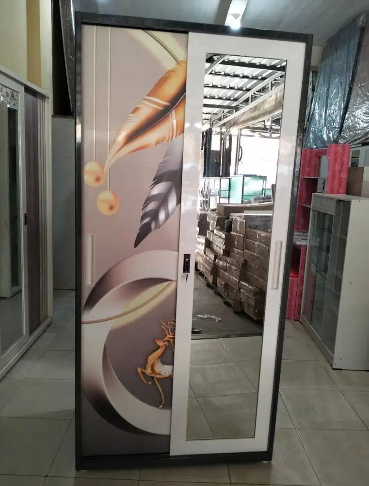 Lemari Besi Sliding Baju Pakaian Pintu Geser