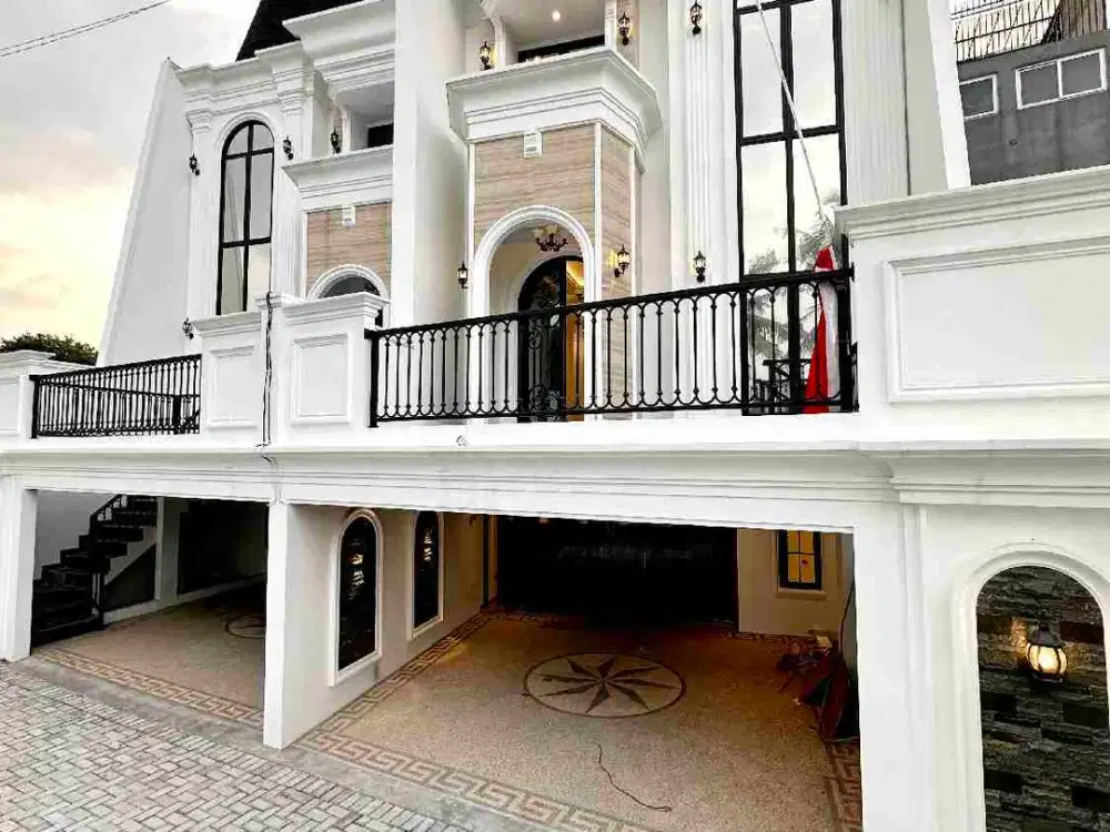 Rumah 3 lantai American classic dekat cilandak KKO
