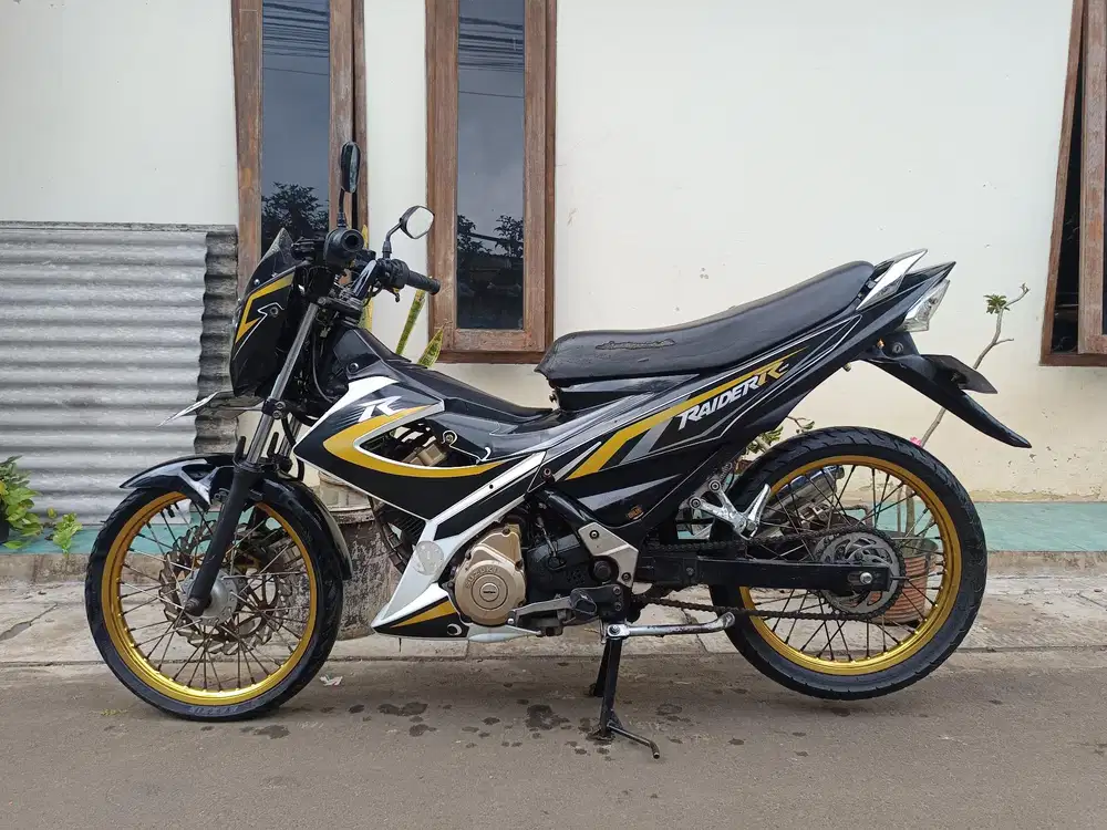 SUZUKI SATRIA FU 2014 LENGKAP BAGUS