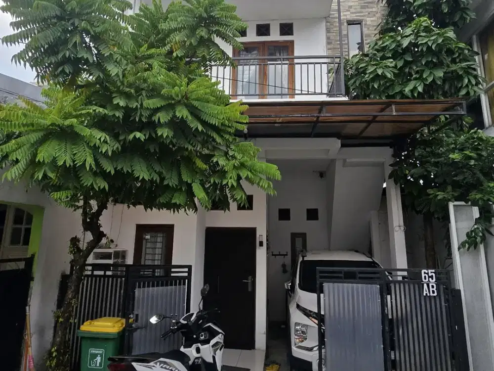 Rumah Lokasi Strategis dekat Stasiun Tanjung Barat, AEOn Mall, Siap Pakai, Gerbang Tol Pasar Minggu, Kondisi Terawat, di Tanjung Barat