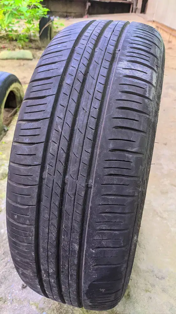 BAN BEKAS 205/55 R17 TAHUN 2025