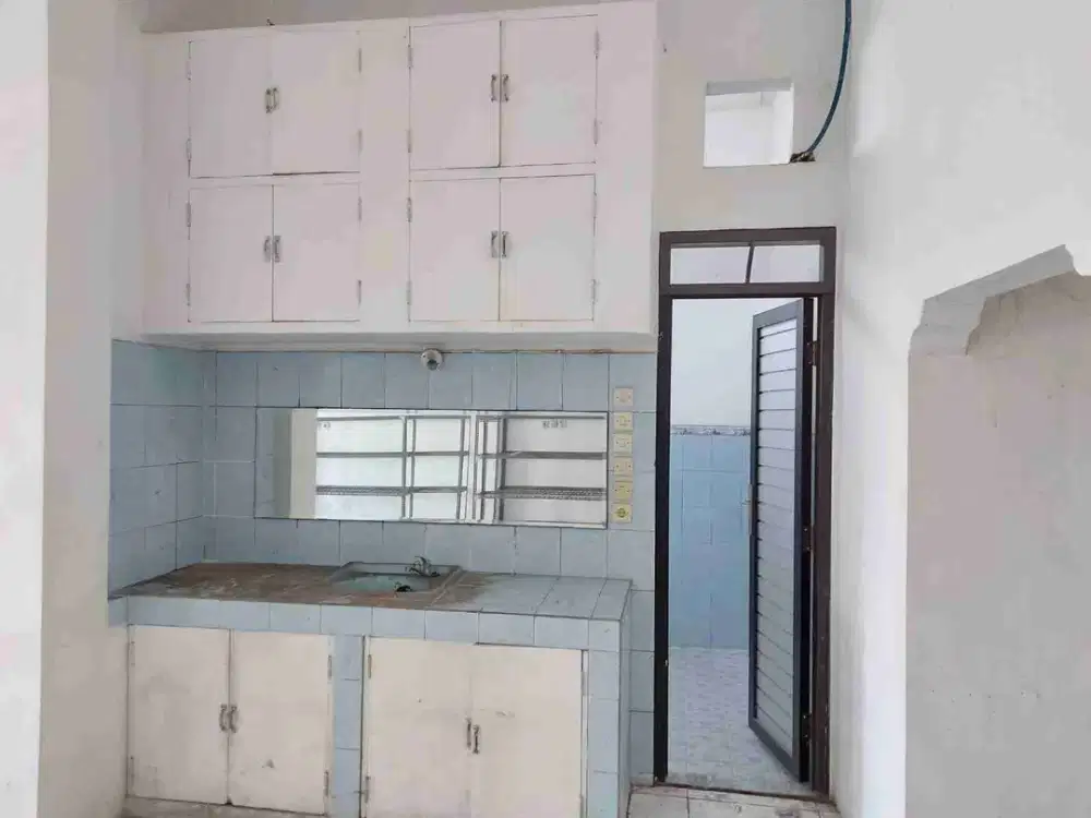 Rumah 4 lantai tengah kota Semarang