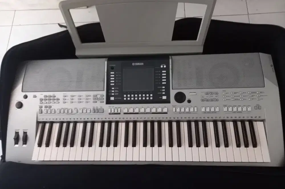 Keyboard YAMAHA PSR S710 Mulus Bekas Pemakaian Rumahan Lecet Pemakaian