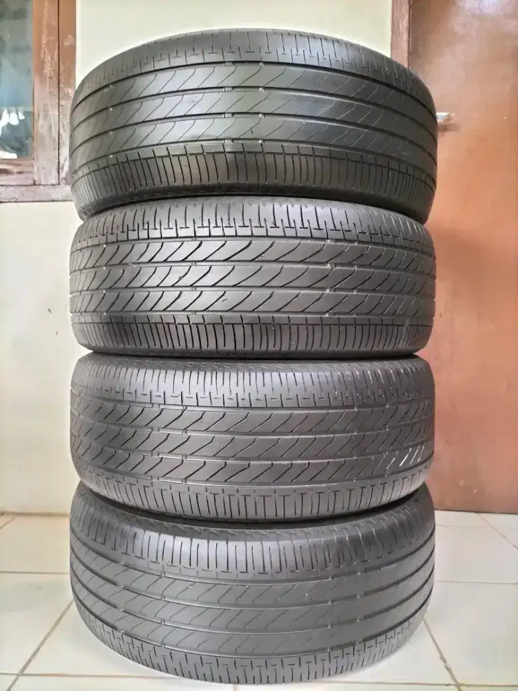 BAN 215/55 R17 BRIDGESTONE TURANZA T005A