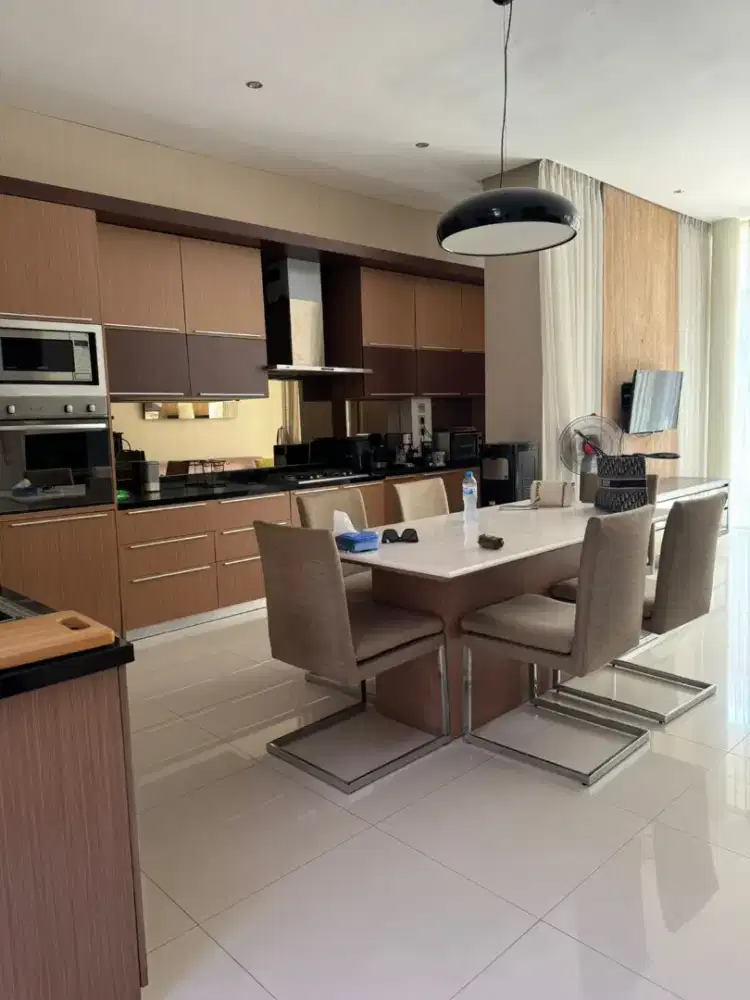 Disewakan Rumah Furnish di citralan