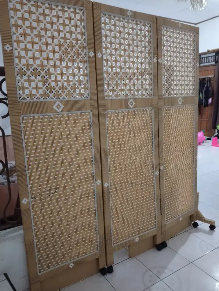 Pagar sekat pembatas