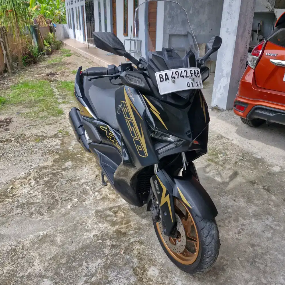DIJUAL MOTOR YAMAHA XMAX TAHUN 2024