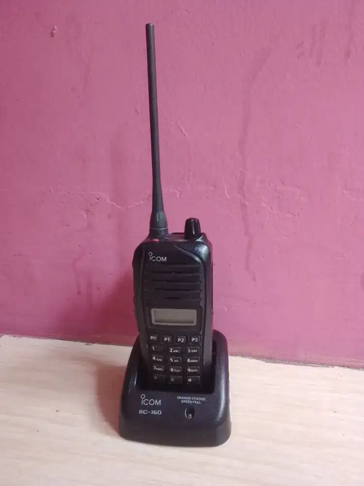 Ht icom ic ft 4230 dt frekuensi UHF 350