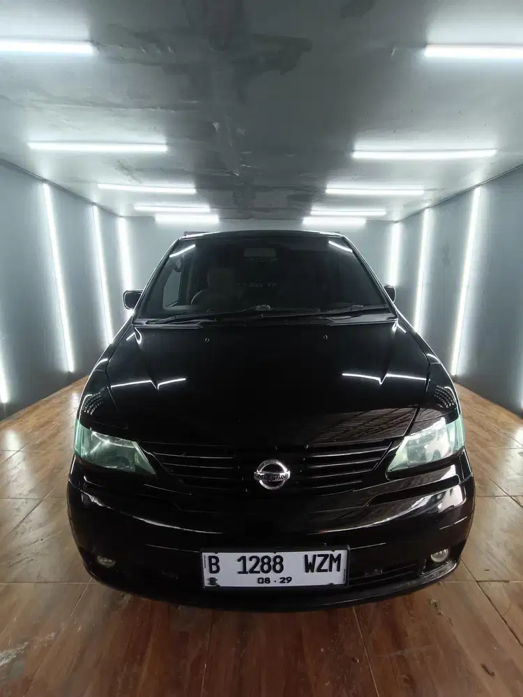 Nissan Serena 2.0 HWS 2010 AT