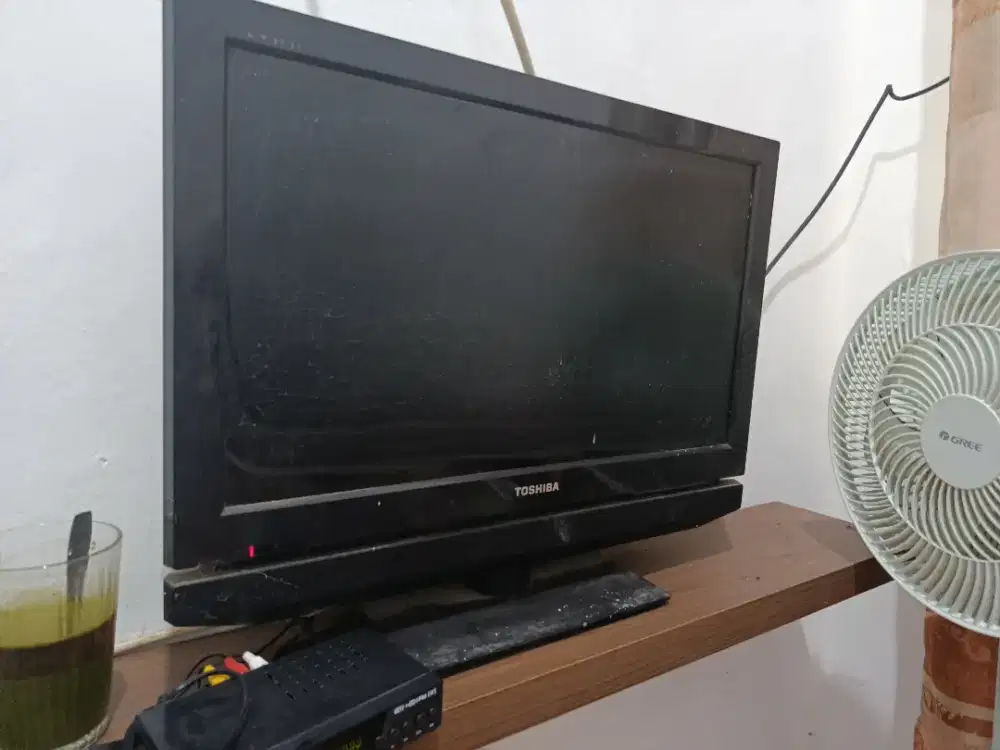 TV LCD Toshiba 29 inch