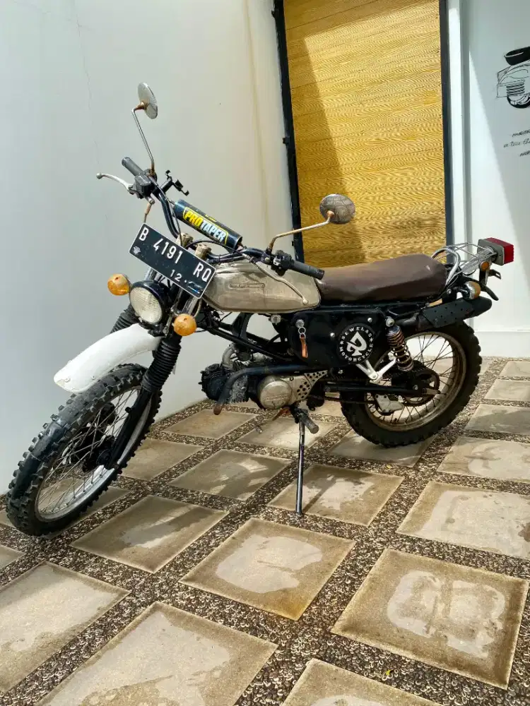 HONDA WIN 100 CUSTOM VINTAGE  TAHUN 2002