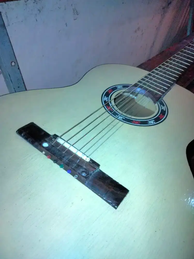 GITAR OSMOND BEKAS