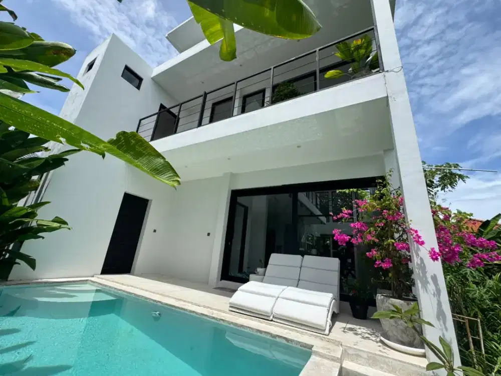 VILLA WITH ROOFTOP & RICE FIELD VIEW IN TUMBAK BAYUH