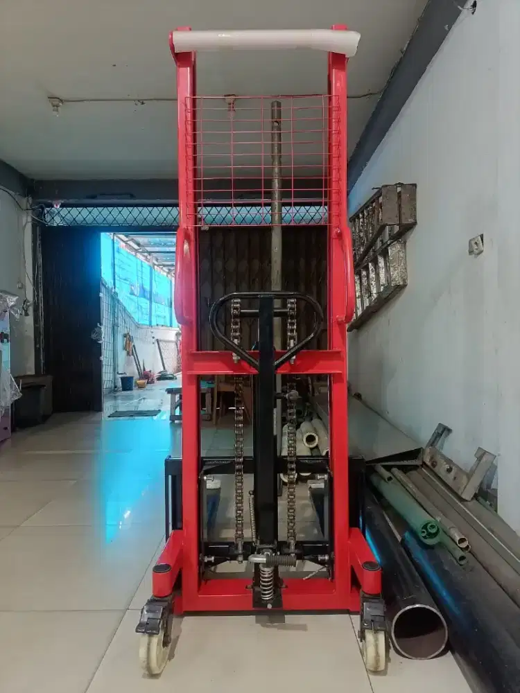 Hand steker 2000 KG forklift manual