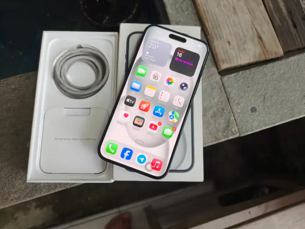 iPhone 15 plus 128 GB iBox