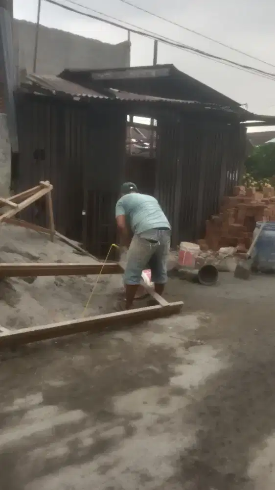 Pemborong atau tukang bangunan