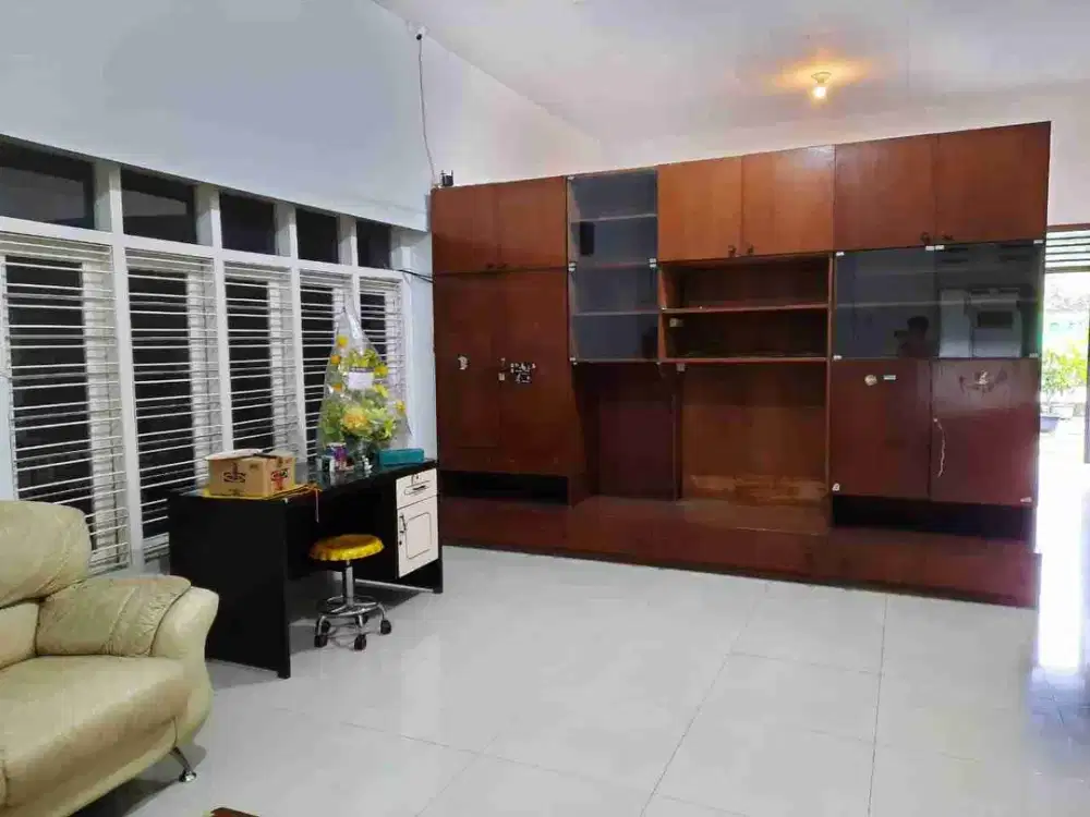 Rumah 1 lantai tengah kota Solo