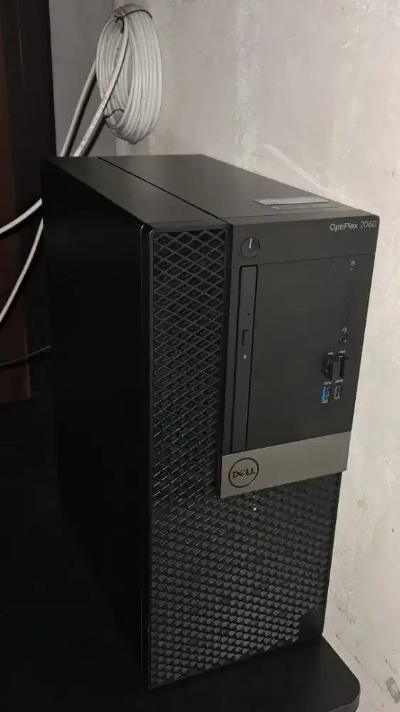 CPU Dell optiplex 7060 mt + bonus headset