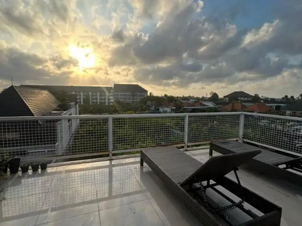 Luxury Villa With 5 Bedroom With Rooftop For Sale In Prime Seminyak Area