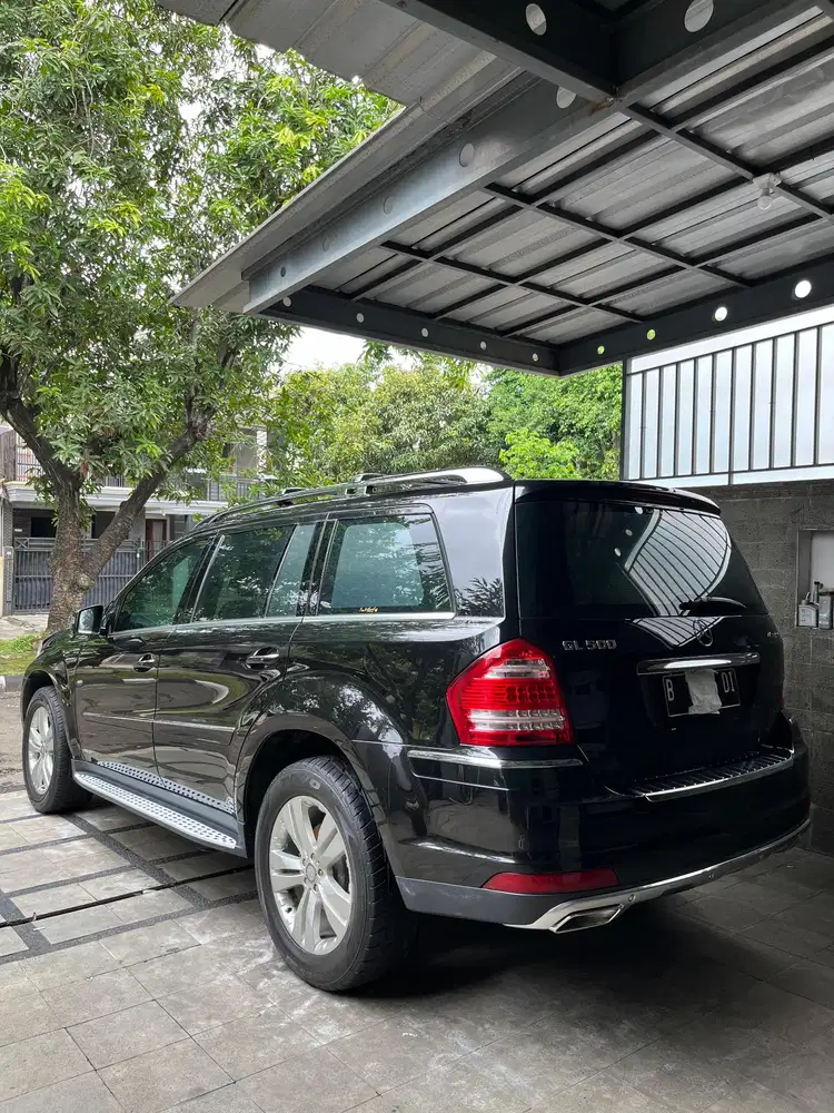 Mercedes-Benz GL500 2011 Bensin