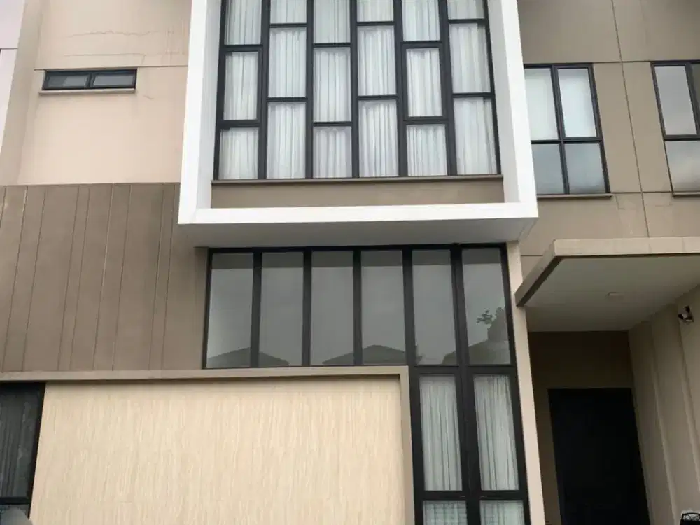 Sewa Rumah 2 Lantai High Ceiling yang Memukau - Cluster Asya Dekat Akses Tol, Jakarta Garden City, Cakung 029