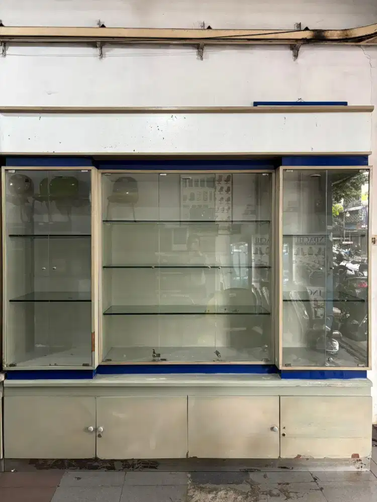 Lemari Display Kaca (Lemari Etalase kaca)