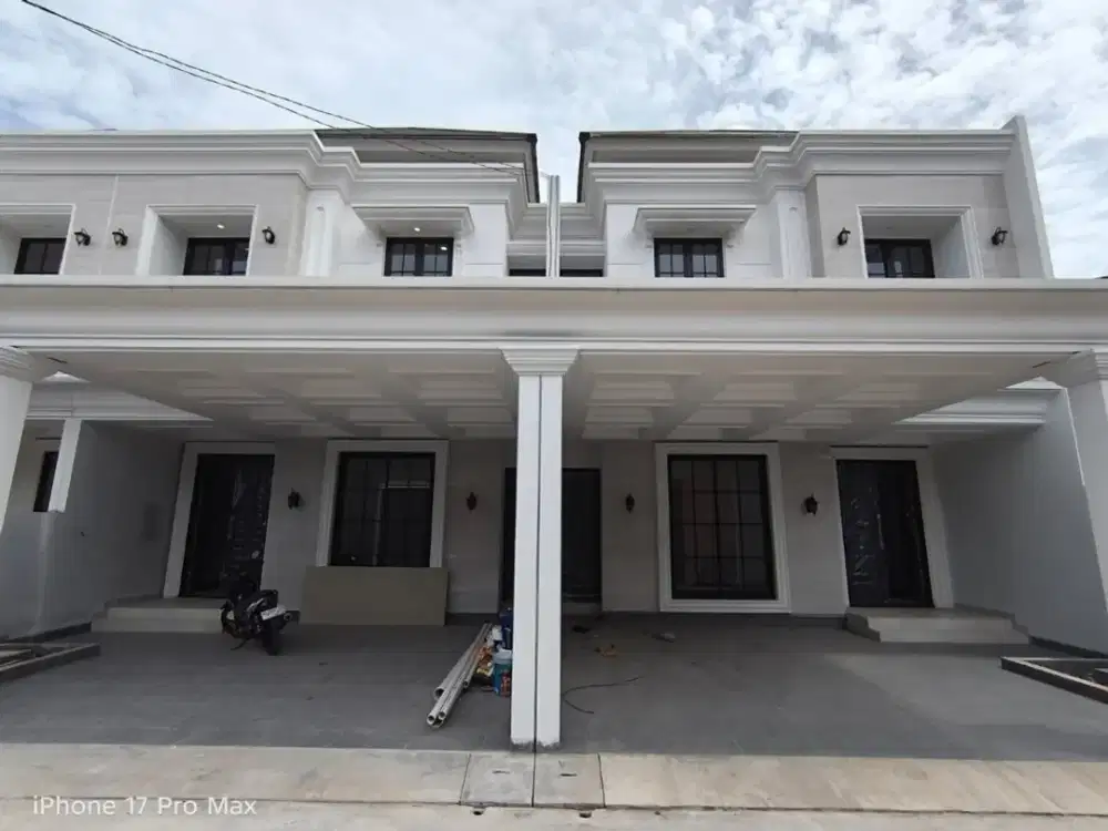 Rumah siap huni,strategis dalam komplek perumahan Ciracas Jakarta Timur