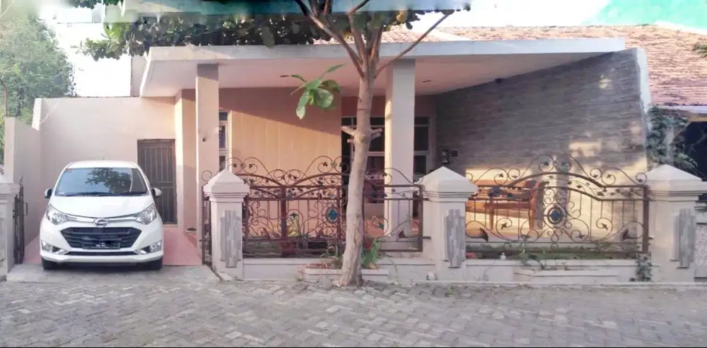 DIJUAL RUMAH BESAR POSISI HOOK