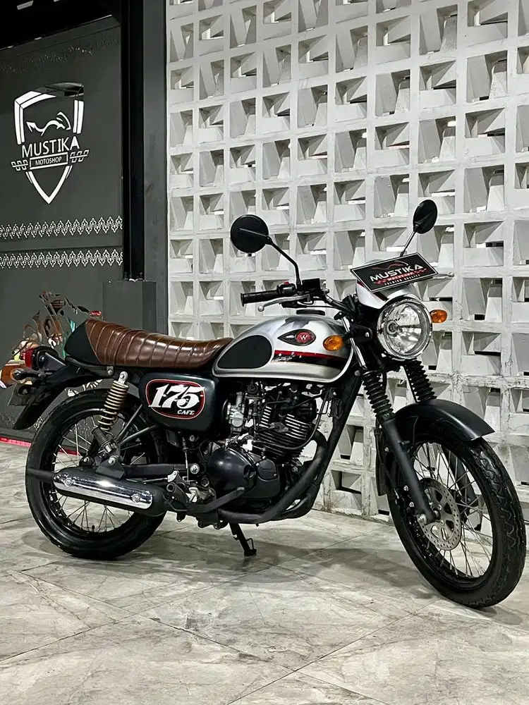 Terbatas!!Kawasaki W175 cafe th 2022 - Ayu Mustika