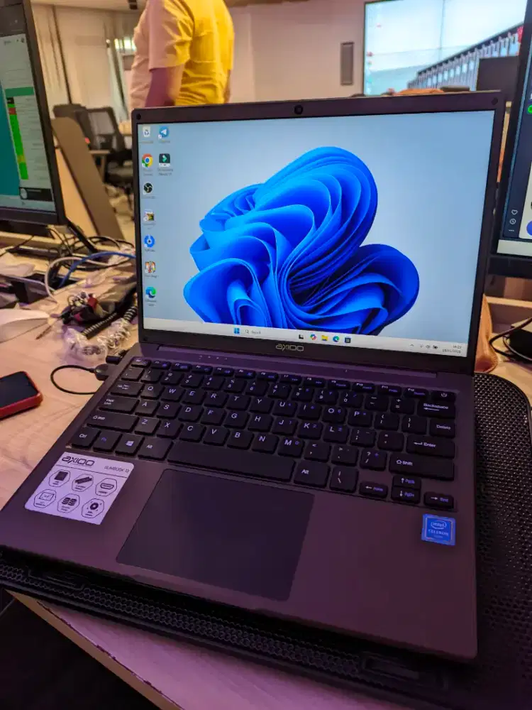 Axioo slimbook 13 6/128 layar 2.5K