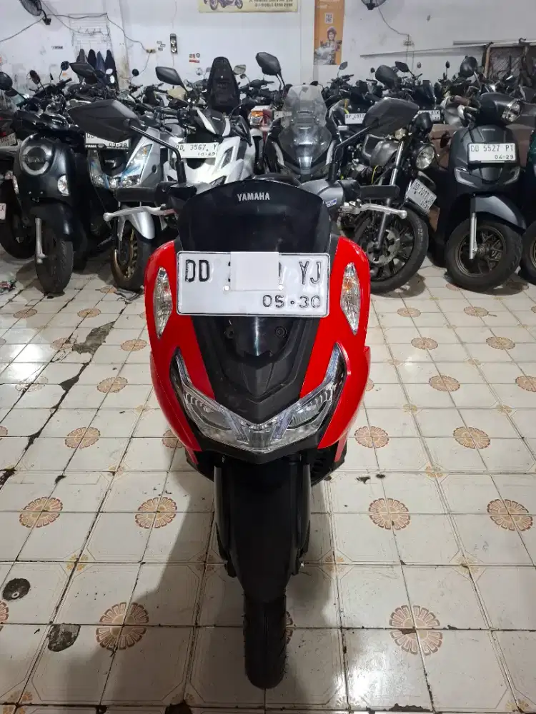 Yamaha Lexi 155cc 2024 merah hitam