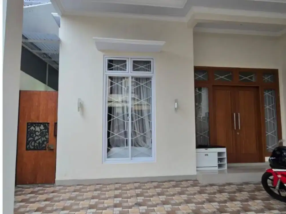 Sewa Cepat Rumah Mewah Full Furnish Harga Terjangkau, Lokasi Strategis Dan Bebas Banjir Di Metland