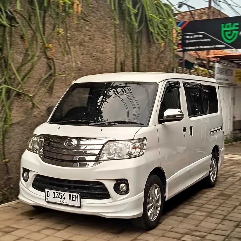 Daihatsu Luxio X Manual