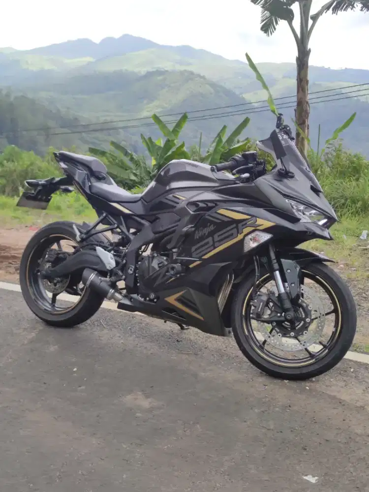 Kawasaki ZX25R ABS QS