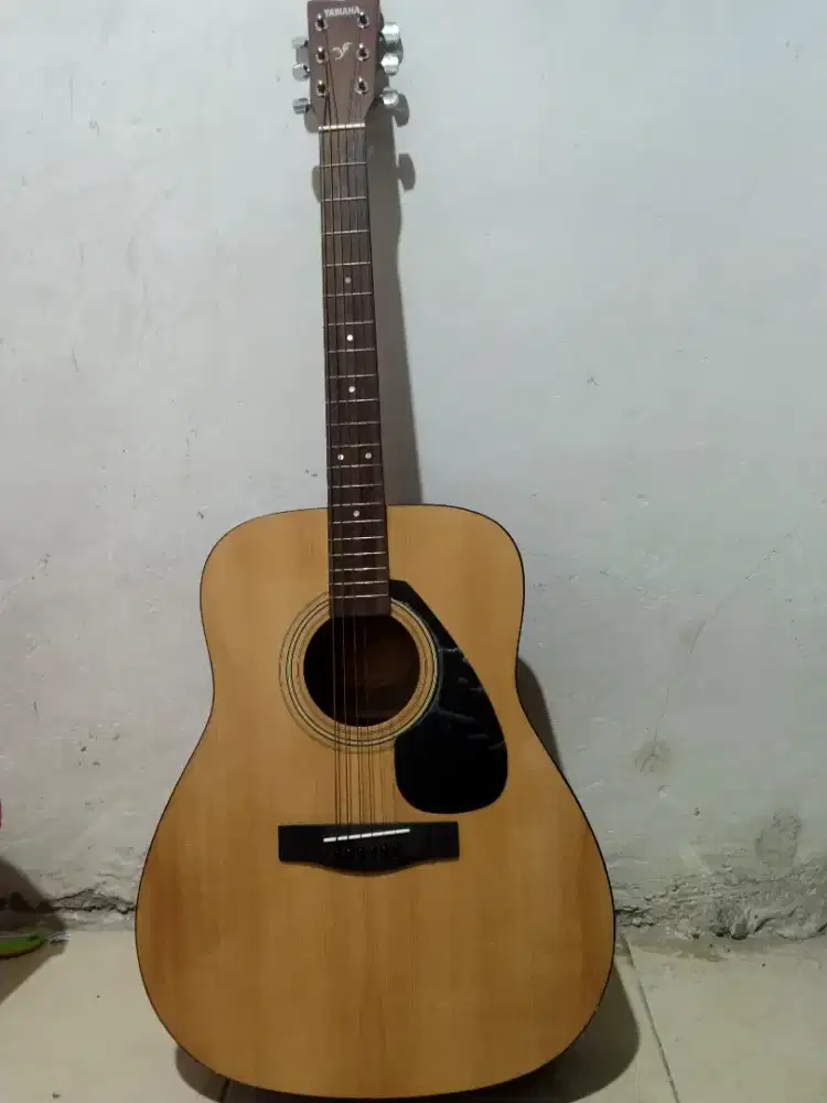 Di jual gitar Yamaha original mulus, nego sampai jadi