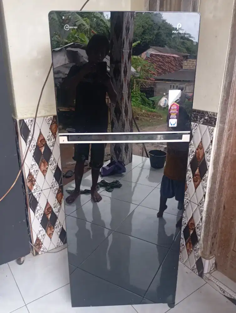 Kulkas 2pintu Polytron inverter jumbo