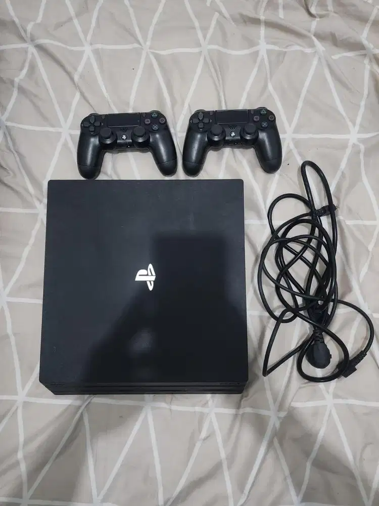 Sony Playstation 4 Pro 1TB Black Bekas