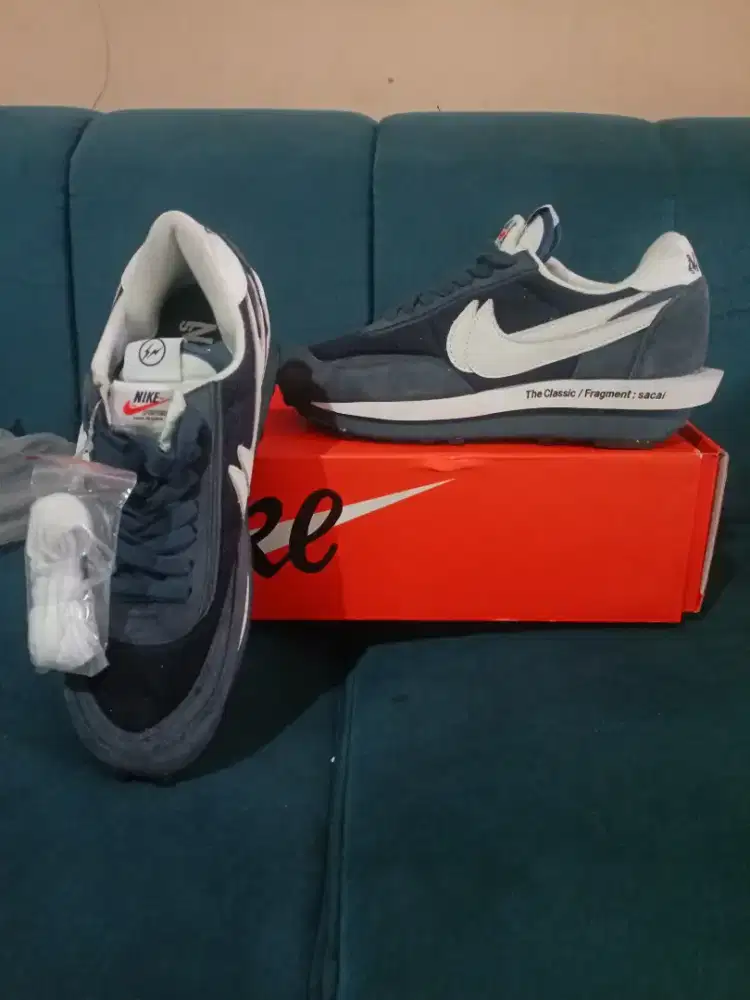 Sepatu running Nike Sacai waffle fragment blue void bu