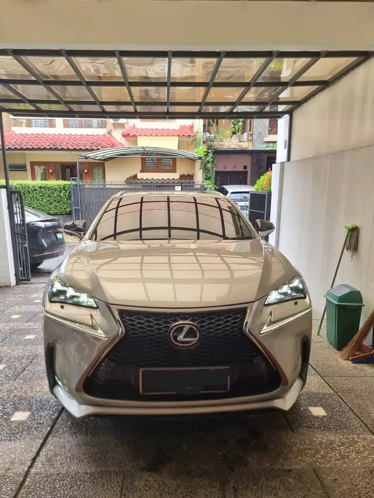 Dijual Lexus NX 200T 2.0 F Sport SUV 2017