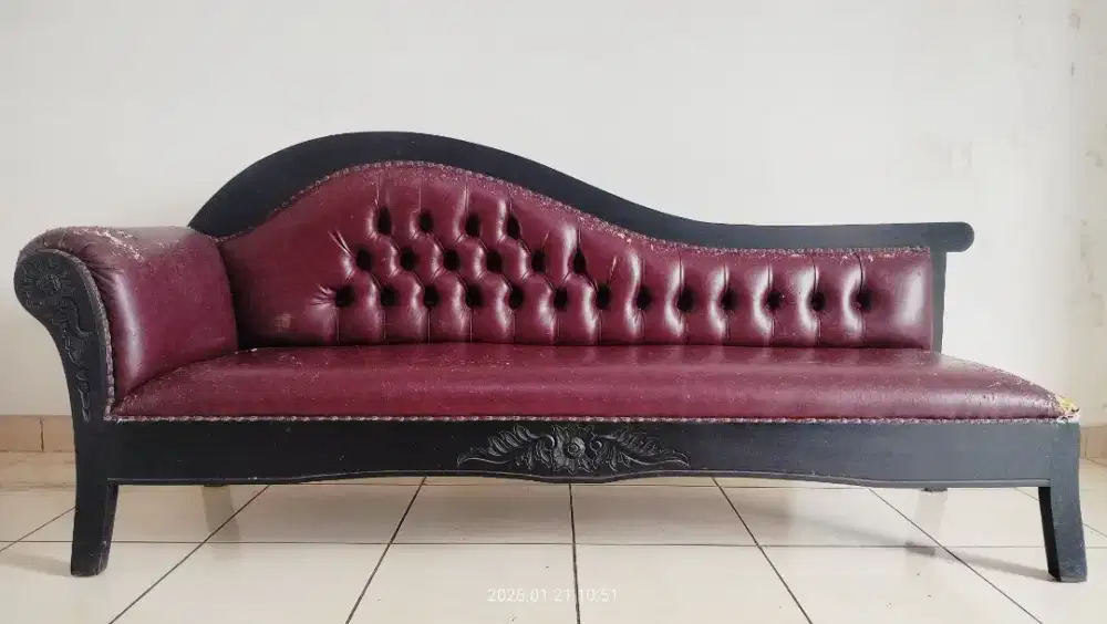 Sofa tunggu panjang