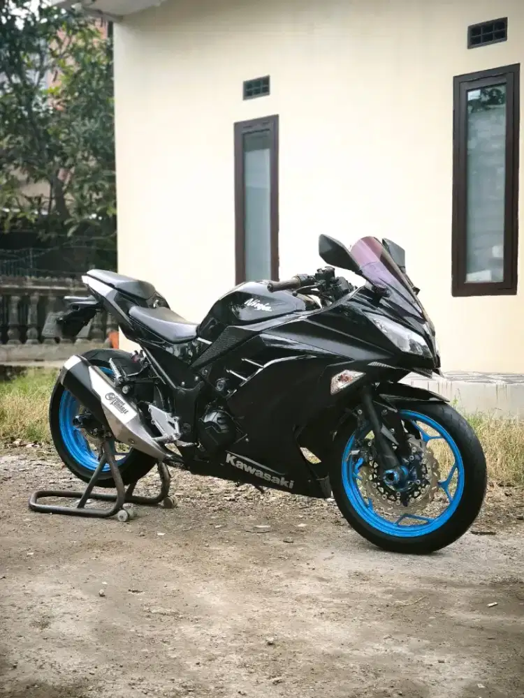 Ninja 250 fi hitam