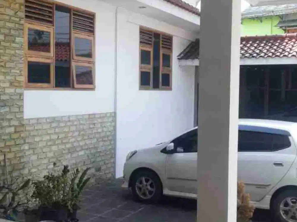 RUMAH DI PINGGIR JALAN RAYA KOTA SUKABUMI