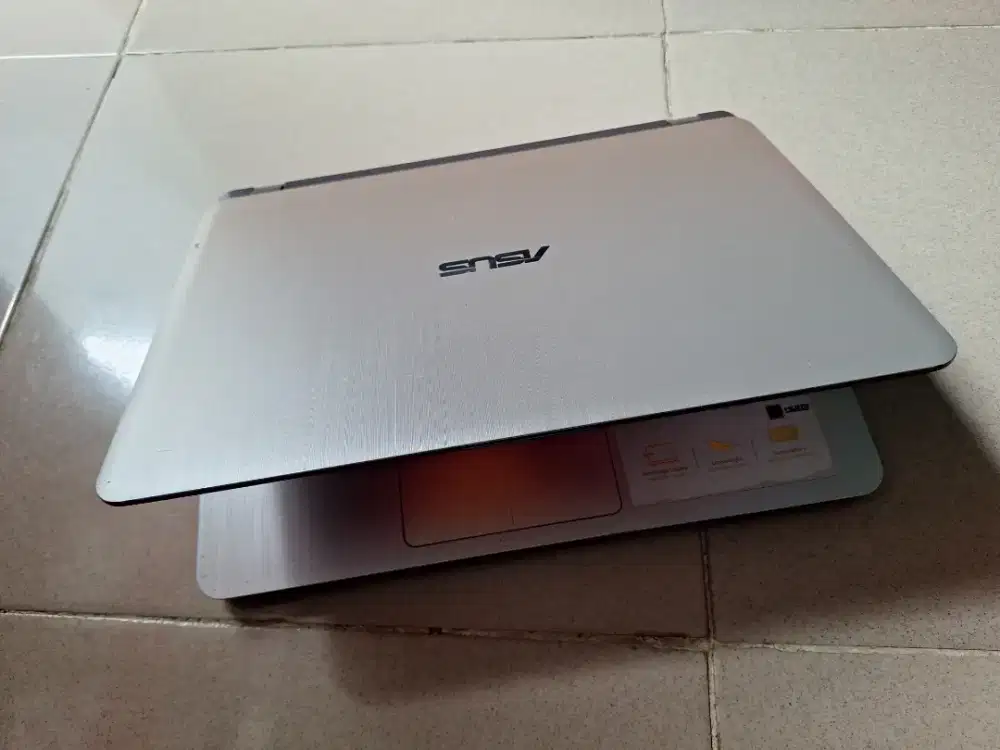 Bismillah dijual asus slim core i3 siap pakai ssd 128gb nvme