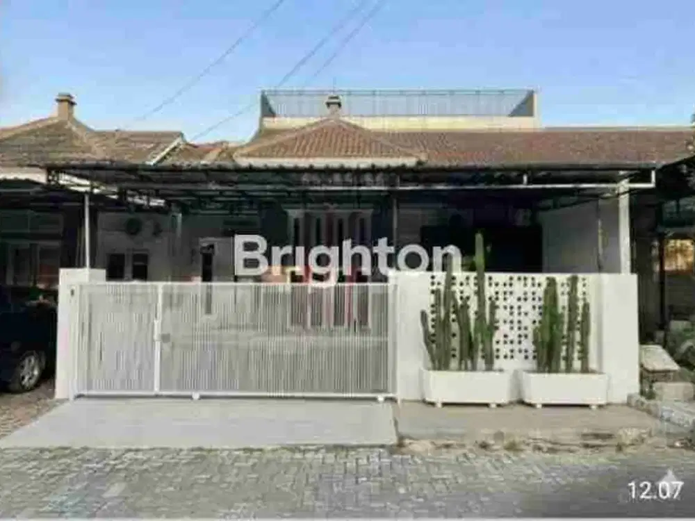 DIJUAL RUMAH FULLFURNISH DENGAN ROOFTOP DAERAH TENGAH KOTA BERNUANSA MINIMALIS LOKASI DALAM PERUMAHAN WIKA AMAN NYAMAN HARGA NEGO